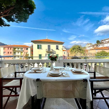 Villa Migliorini Lusso & Comfort In Finalborgo. Finale Ligure Kültér fotó